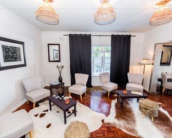 Le Petit Chateau - Durbanville - Sala de estar