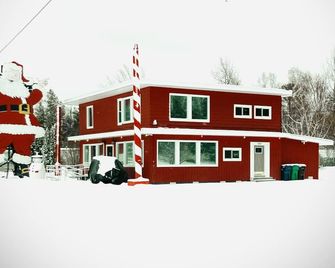 North Pole Christmas, Michigan Spectacular Lake Superior, Grand Island View! - Christmas - Building