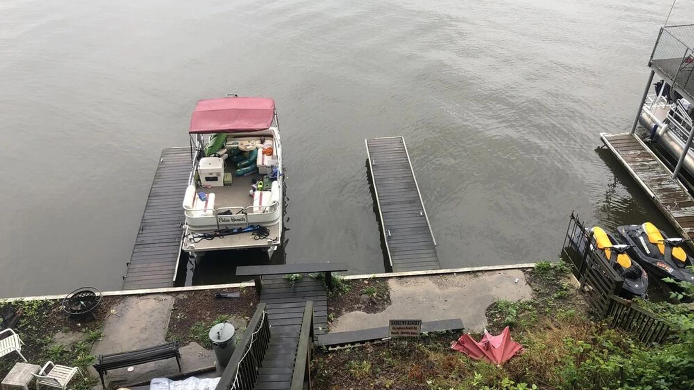 Shafer Lakeside Resort