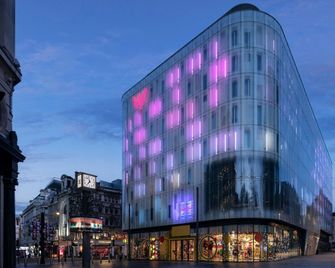 W London - לונדון - בניין