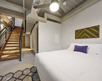Industrial-Style Townhome Loft in Cleveland - Cleveland - Habitación