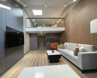 Poltton International Apartment Hotel (Wuhan High-Speed Rail Station West Square Happy Valley) - Wuhan - Lobby