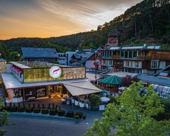 Guesthouse Felsenland - Dahn - Gebäude