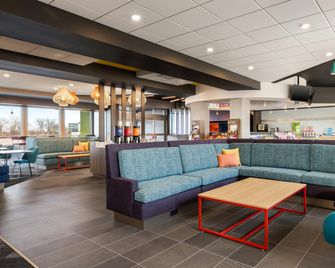 Tru by Hilton Oshkosh - Oshkosh - Salon