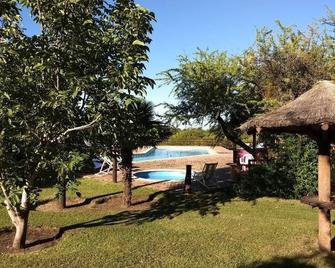 Cabañas La Mision Club De Campo - Carpintería - Piscina