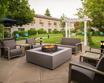 Courtyard by Marriott Vacaville - Vacaville - Patio