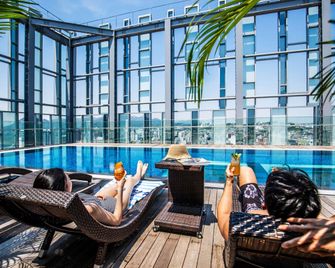 Novotel Ambassador Seoul Dongdaemun Hotels & Residences - Seúl - Piscina