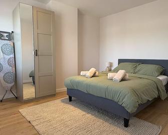 Prime Location 1br Apartment Walk Everywhere - Eindhoven - Bedroom
