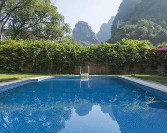 Snow Lion Riverside Resort - Guilin - Piscina