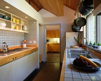 Modern home with Catskill views, guesthouse and heated pool near Chatham/Hudson - Chatham - Kitchen