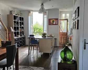 Maison de Ville au Clame - Courbevoie - Comedor