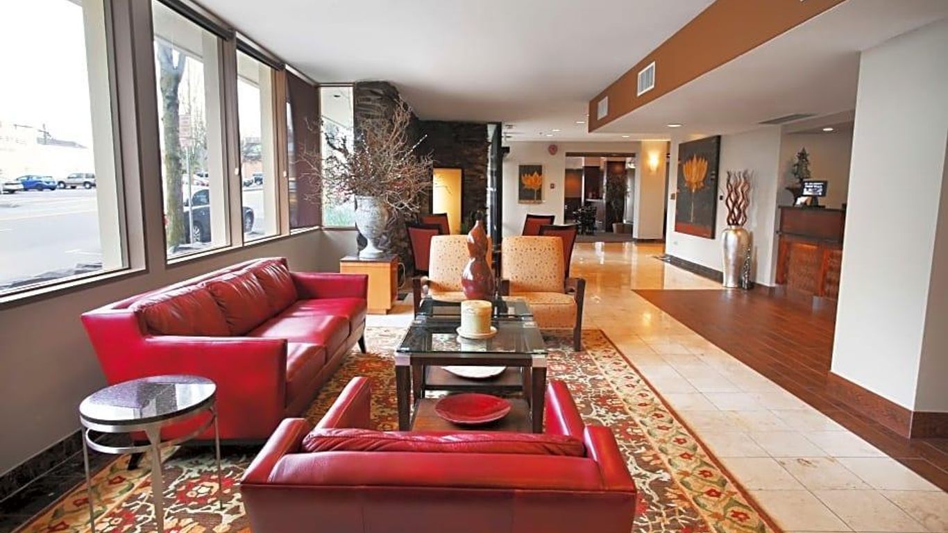 ريد لايون إن آند سويتس أوليمبيا، جوفرنور هوتل