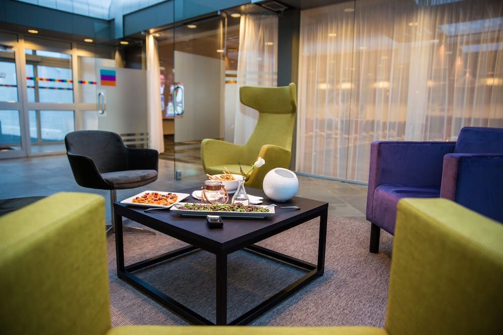 Park Inn By Radisson Reykjavik Keflavik Airport - Keflavik - Lounge