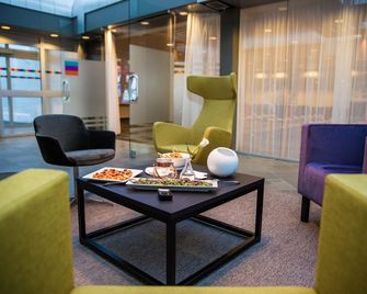 Park Inn By Radisson Reykjavik Keflavik Airport - Keflavik - Lounge