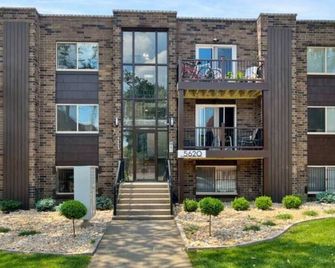 Rippey 106 · East Liberty 2 Bed w/ King - University, Phipps - Pittsburgh - Edificio