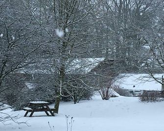 Riverside Cottage Stunning Location With Hot Tub - Staveley - Property amenity