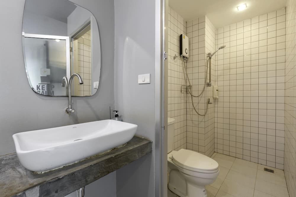 Hip Hostel - Sha Plus - Patong - Baño