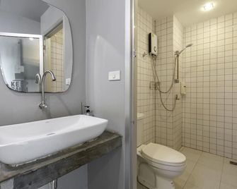 Hip Hostel - Sha Plus - Patong - Badrum