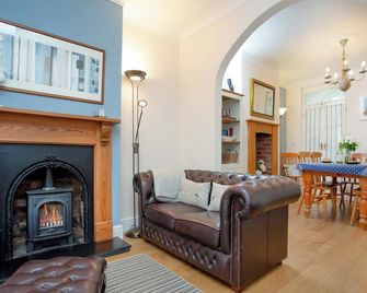 3 bedroom accommodation in Sidmouth - Sidmouth - Living room