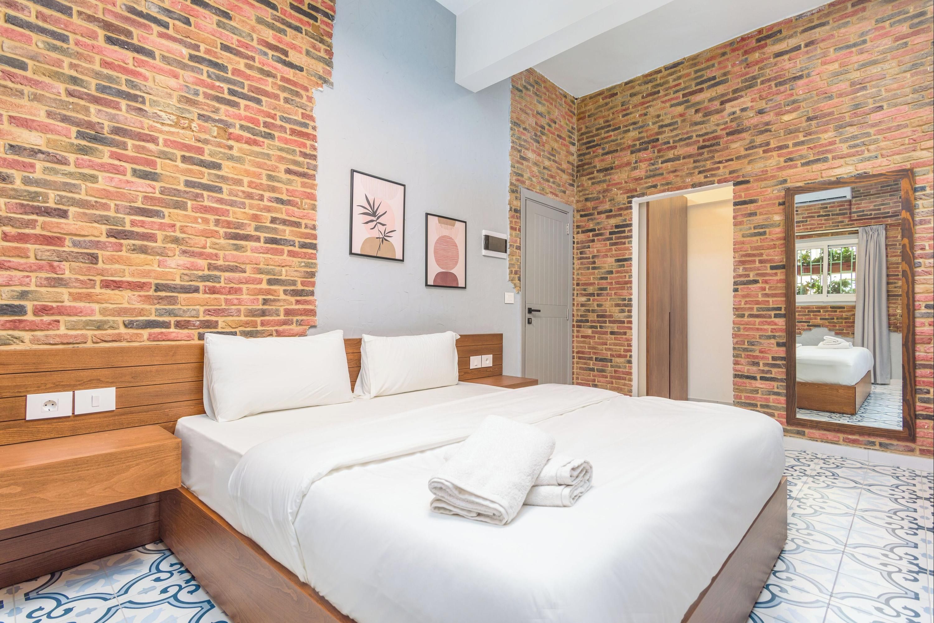 Stairway - Cozy Studios In Mar Mikhael - Beirut - Bedroom