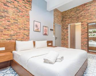 Stairway - Cozy Studios In Mar Mikhael - Beirut - Bedroom