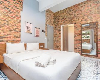 Stairway - Cozy Studios In Mar Mikhael - Beirut - Bedroom