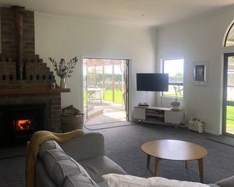 The Homestead at Idyllic Ongare Point - Tauranga - Sala de estar