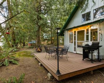 High River Haven 2.0 - Gold Bar - Patio