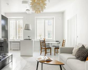 Airy and Bright one-Bedroom apt - Helsinki - Living room
