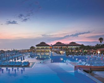 Club Nena - Sida - Piscina