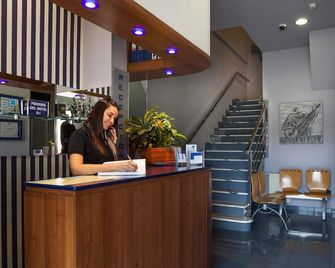 Hotel La Polar - חיחון - דלפק קבלה