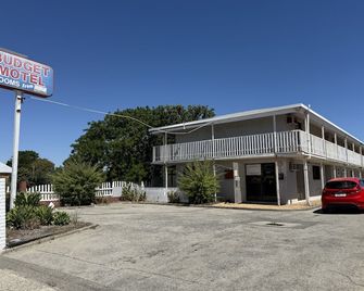 Budget Motel - Midland - Building