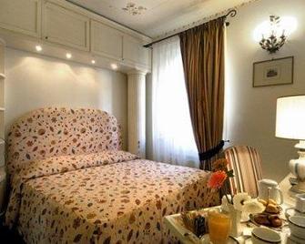 Relais Dei Fiori - Pisa - Bedroom