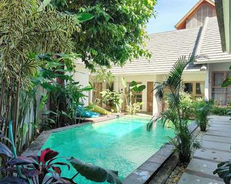 Manuver Surf and Stay Uluwatu Bali - Denpasar