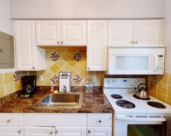 逍遙大酒店 - Lauderdale-by-the-Sea - 濱海勞德代爾 - 廚房