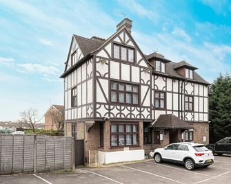 Barrington Lodge - Crawley - Edificio