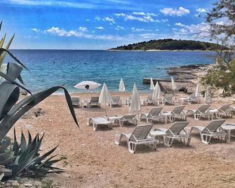 Boutique Hotel Life - Rogoznica - Playa