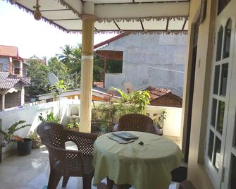 Randi Homestay - Negombo - Balcony