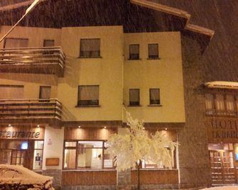 Hotel La Rambla - Biescas - Building