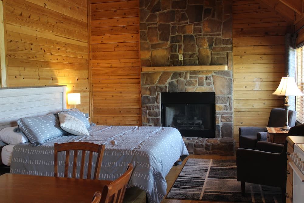 Lone Jack Cabin - Studio Suite - Lee’s Summit - Schlafzimmer