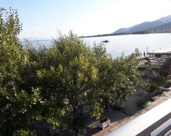 Hotel Prinos - Ormos Prinou - Balcón