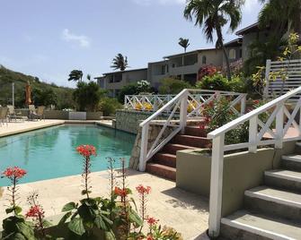Attractive 2-Bed Apartment, stunning sea view - St. John's - Pool