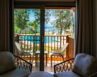 Suum Bodrum Hotel & Beach - Adult Only +16 - Akyarlar - Balcón