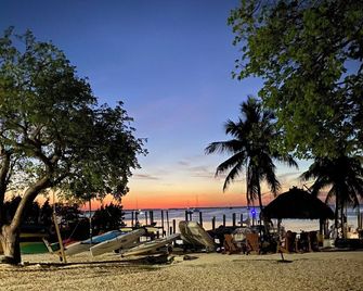 Bungalow W/ Free Kayaks, Sailboat, Bicycle Use - Key Largo - Beach