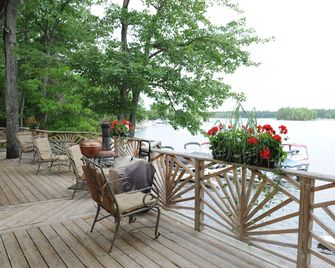 Clear Lake Resort - West Branch