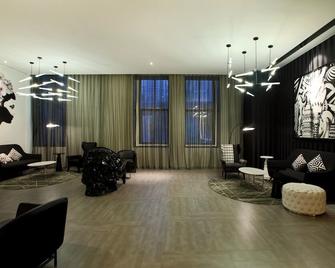 Crystal Orange Hotel Qingdao May Fourth Square Seaview Branch - Qingdao