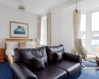 The Olive Branch - St. Ives - Living room