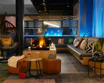 Moxy Milton Keynes - Milton Keynes - Lounge
