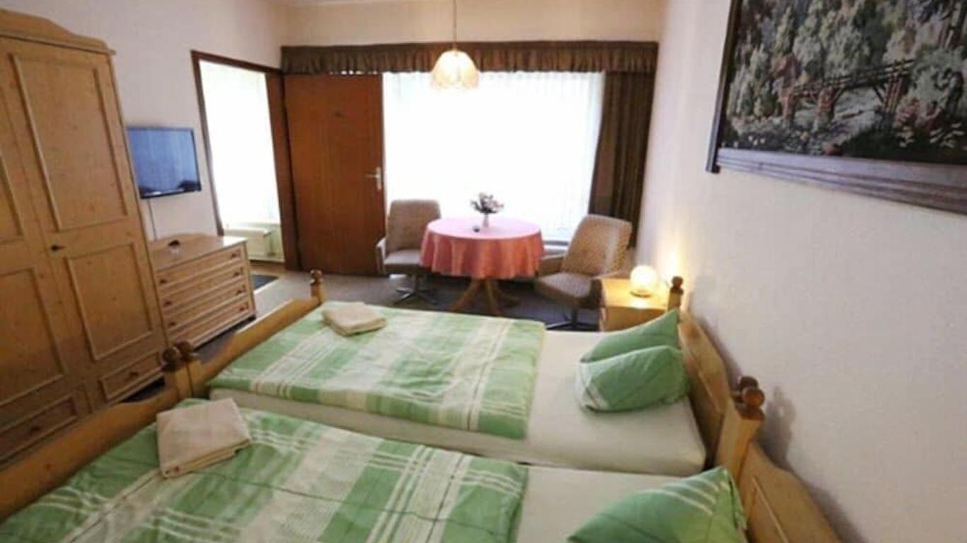 Pension am Schrotturm Bed & Breakfast