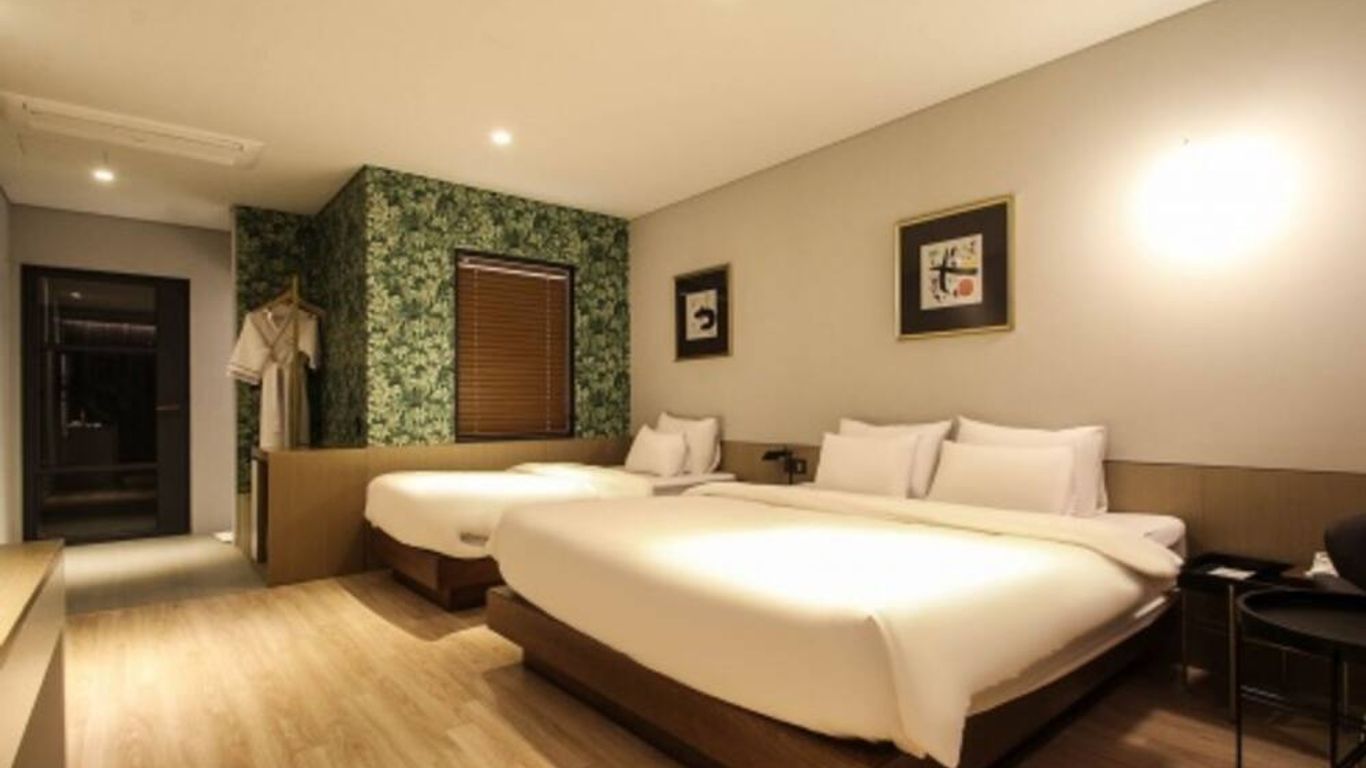 Hound Hotel Changwon Jinhae